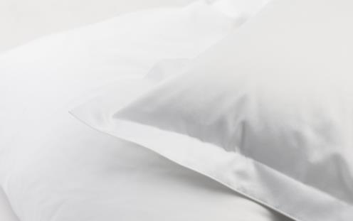 Linge de lit DUX uni en satin blanc